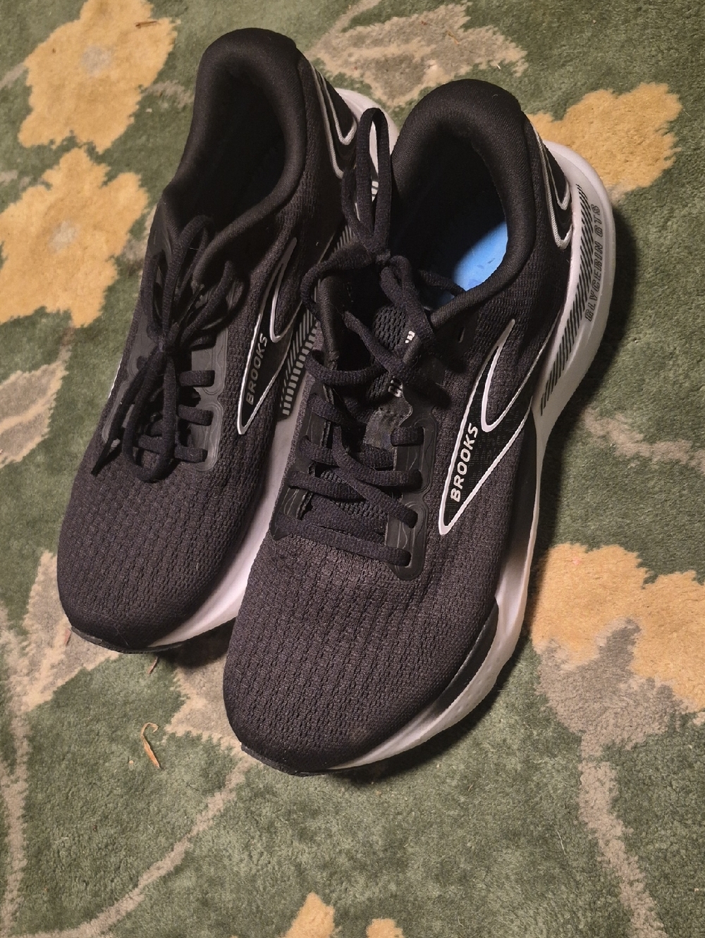 Brooks Men's Black and White Athletic Running Shoes